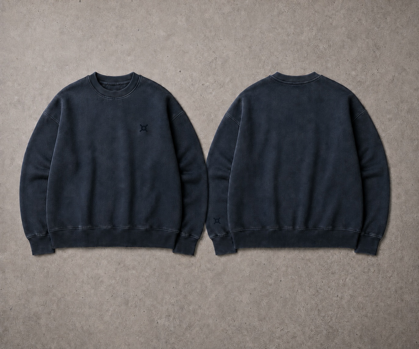 WASHED NAVY SWEATSHIRT 앞면과 뒷면 제품 콘셉트 (2 / 4)